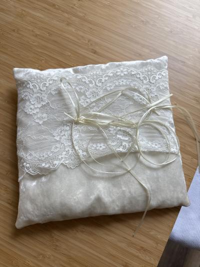 Polštářek na prstýnky