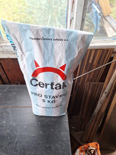 Bílé  vápno hašené