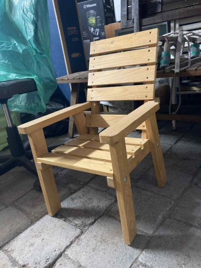 Dětská dřevěná židlička