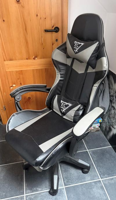 Křeslo k počítači