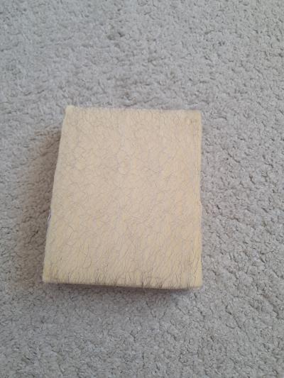 Molitan s okrasnou krajkou