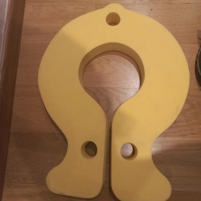 Daruji plavací pomůcku pro kojence.