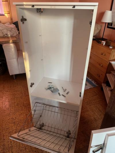 Koupelnovou skříňku