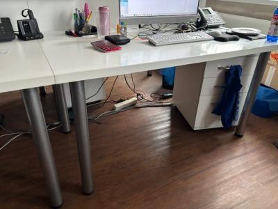 4 stoly bíle 140x80 kancelářské