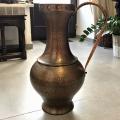 Měděná tepaná váza