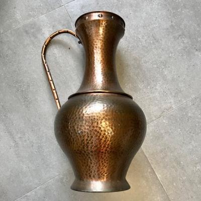 Měděná tepaná váza