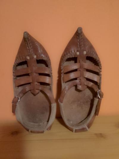 RUČNĚ ŠITÉ KOŽENÉ BOTY