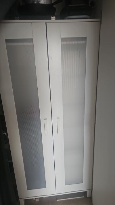 Šatní skríň a knihovna