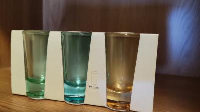 6 malých skleniček - panákových