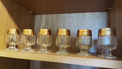 6 starších skleniček