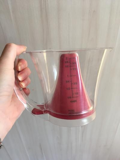 Odměrka dva v jednom