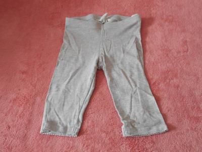 Šedé elasťáky zn. HM vel. 92