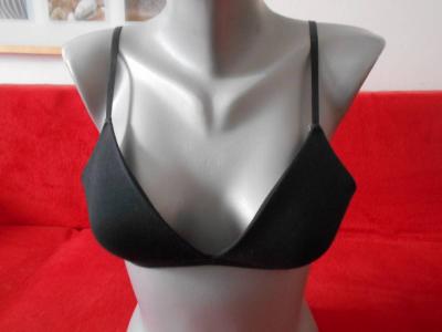 Podprsenka černá  zn. Lavivas vel. asi 1