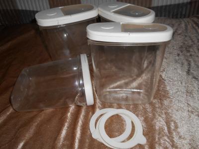 4 nádoby na potraviny