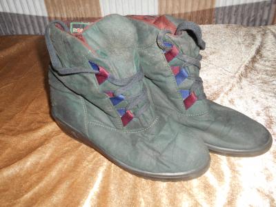 Kotníčkové černé boty zn. Romika