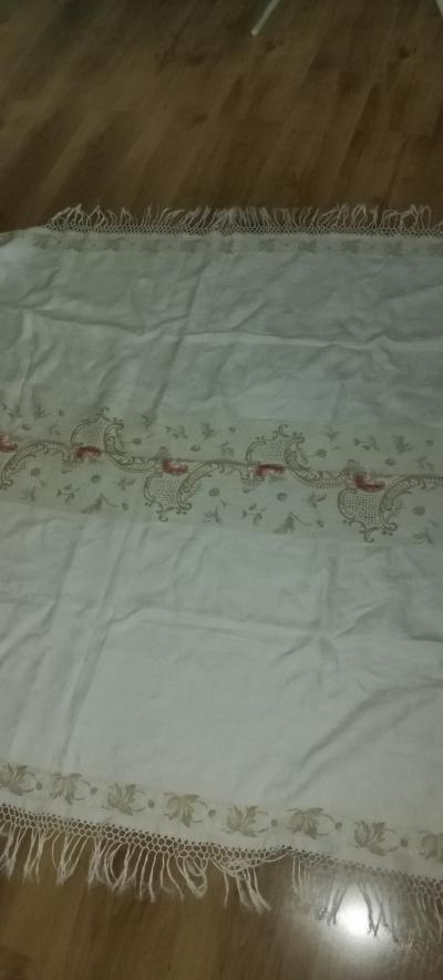 Stary ubrus, nutno opravit, rucni prace