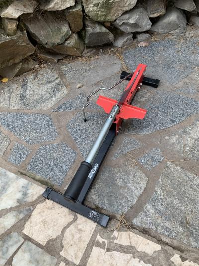 Řezačka na plovoučku