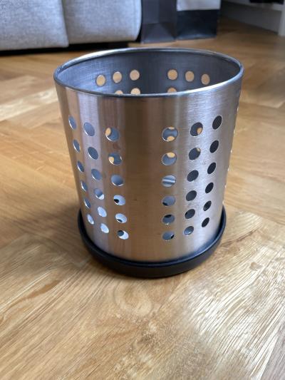 Držák na příbory