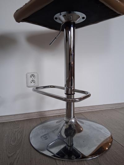 Barové otáčecí židle