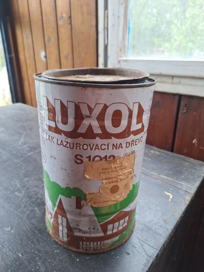 Barva syntetická hnědá luxol