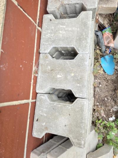 32ks nepoužité zámkové dlažby