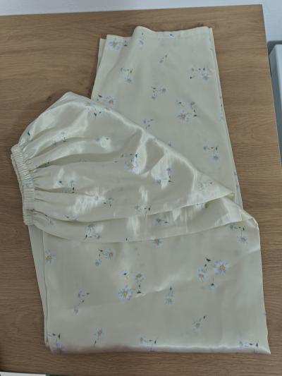 Satenove kalhoty na spani