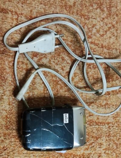 Holící strojek - funkční, ale spíše pro sběratele