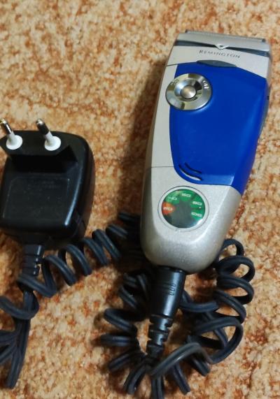 Holící strojek 2 - funkční, ale spíše pro sběratele