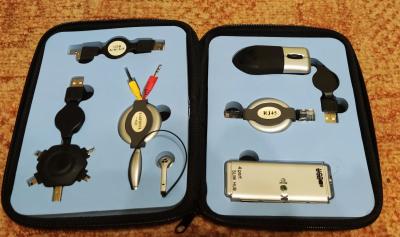 Starší souprava USB koncovek s mikromiší atd