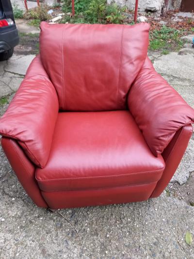 Daruji kožené křeslo