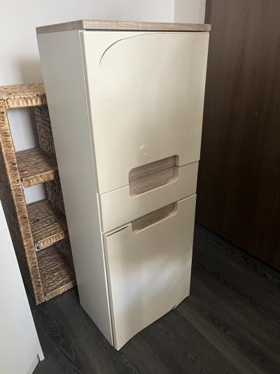 Skříňku do koupelny