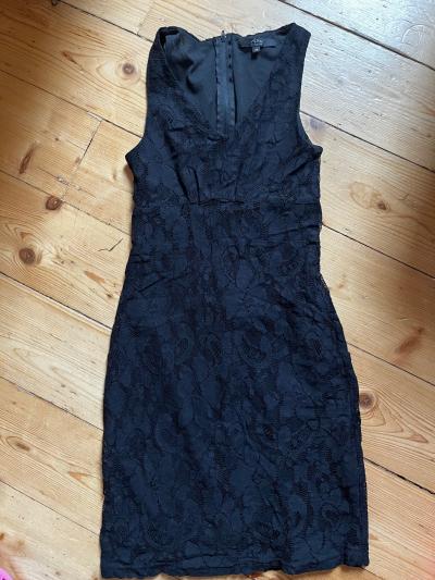 Černé krajkové šaty vel. XS