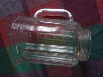 skleněná nádoba...