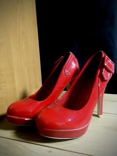 Lakované červené lodičky 36