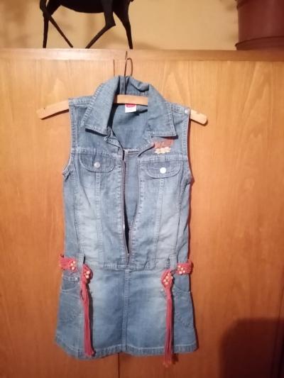 džínové šaty 134