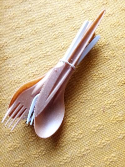 plastové příbory na cesty