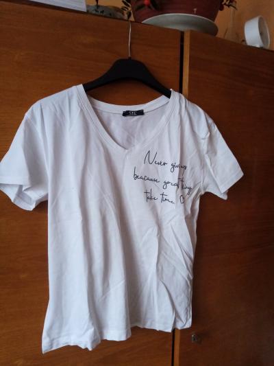 tričko nové bílé S-M