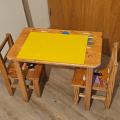 Dětský dřevěný stolek + 2 židle