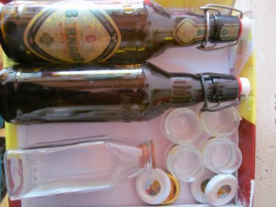 Zavíratelné skleněné lahve, skleničky