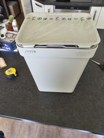 Vybavení do kuchyně - Koš