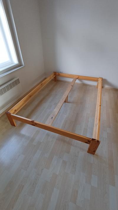 Rám postele 140 x 200 cm