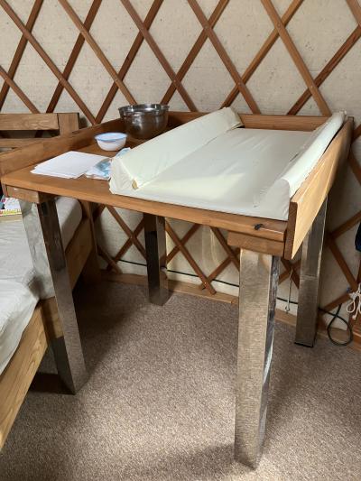 Domaci prebalovaci stul