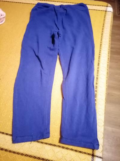 slabé modré leginy 3-4r