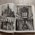 Kniha o architektuře, opravdu velká a těžká...
