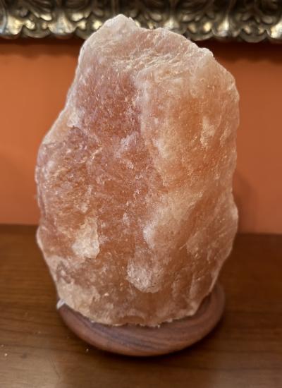 Svítící solná lampa