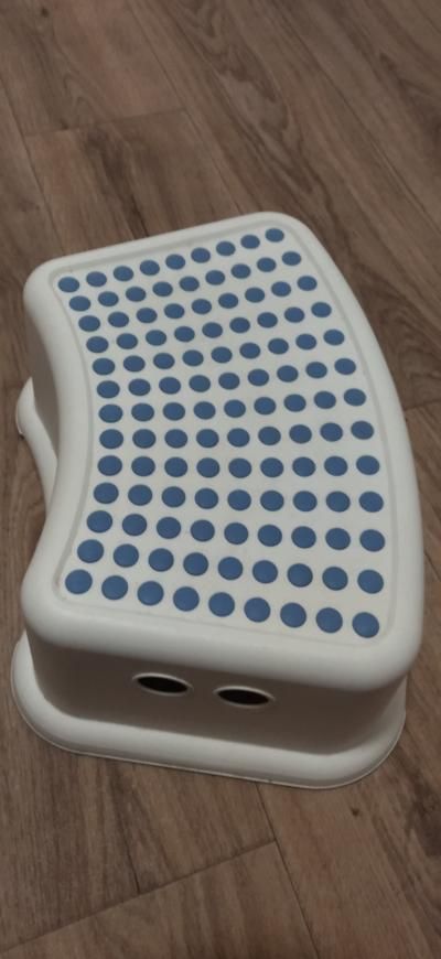 Stupínek IKEA a dětské prkýnko