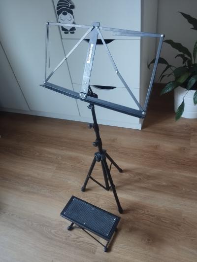 Stojánek na noty a podnožka