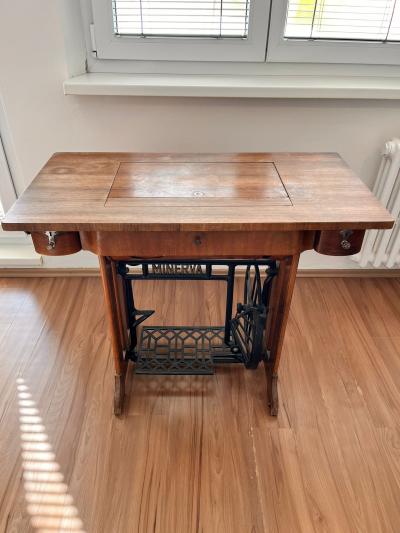 Daruji za odvoz starožitný šicí stroj