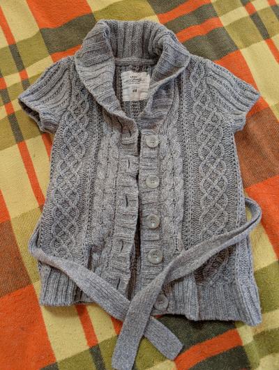 Dívčí pletená vesta vel. 104/110
