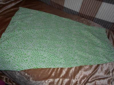 Letní zelená sukně s částečnou podšívkou/rozparkem  pas 66